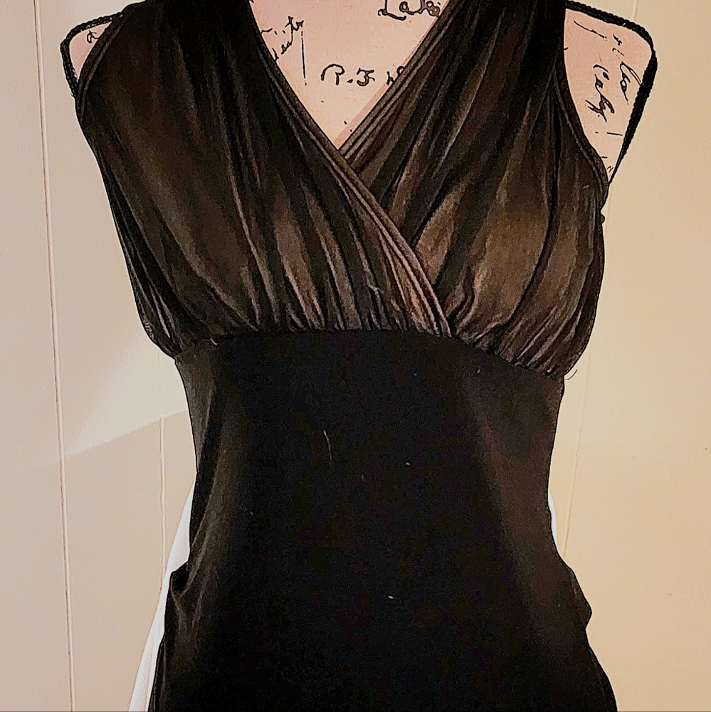White House/Black House Sleeveless Shirtsleeveless Top